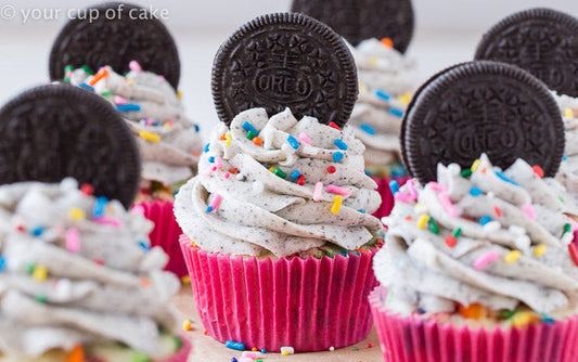Oreo Chocolate Mini Cookies Cup: a fun and portable snack in bite-sized pieces.